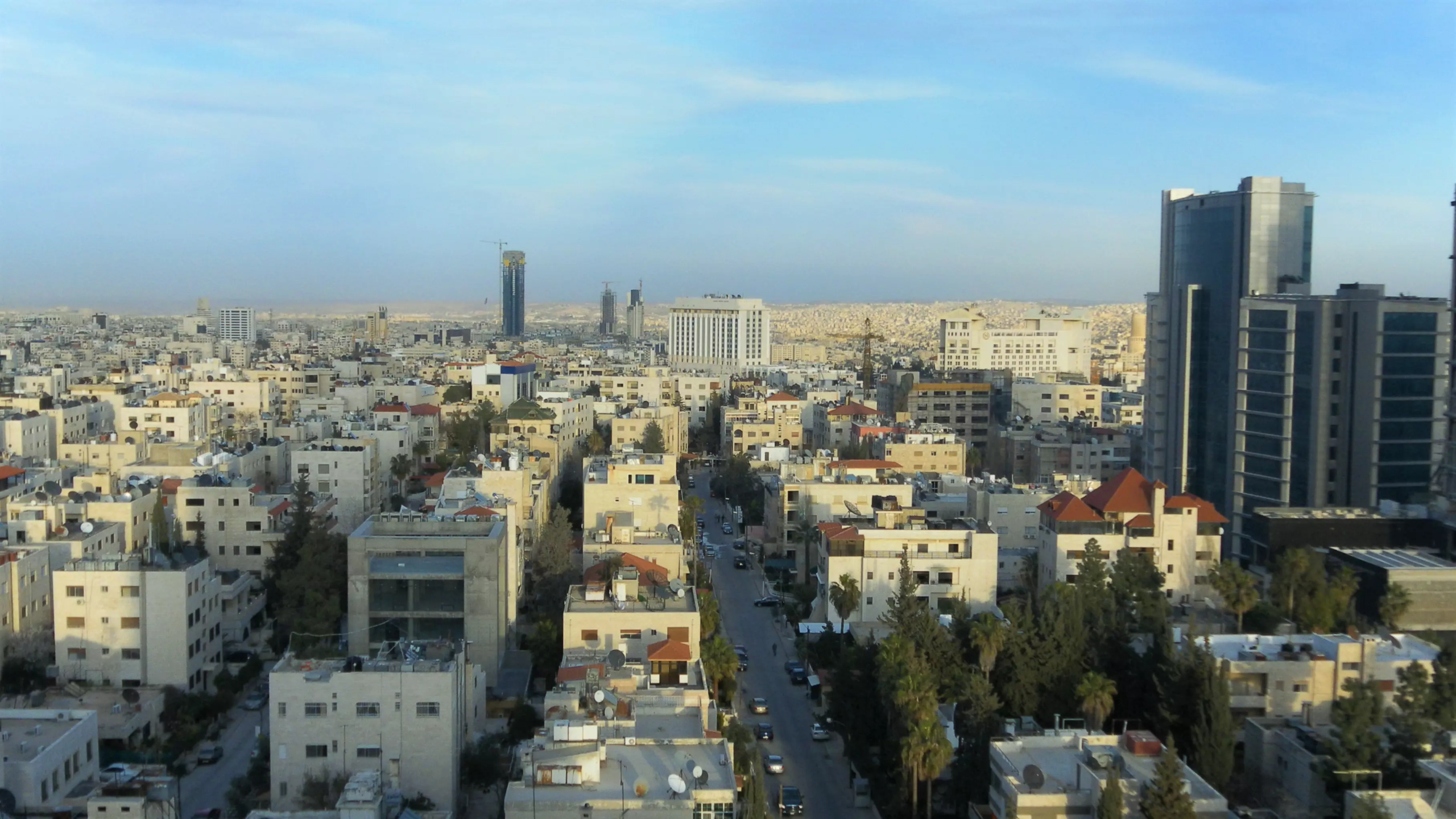 عقارات للإيجار والبيع في أم أذينة