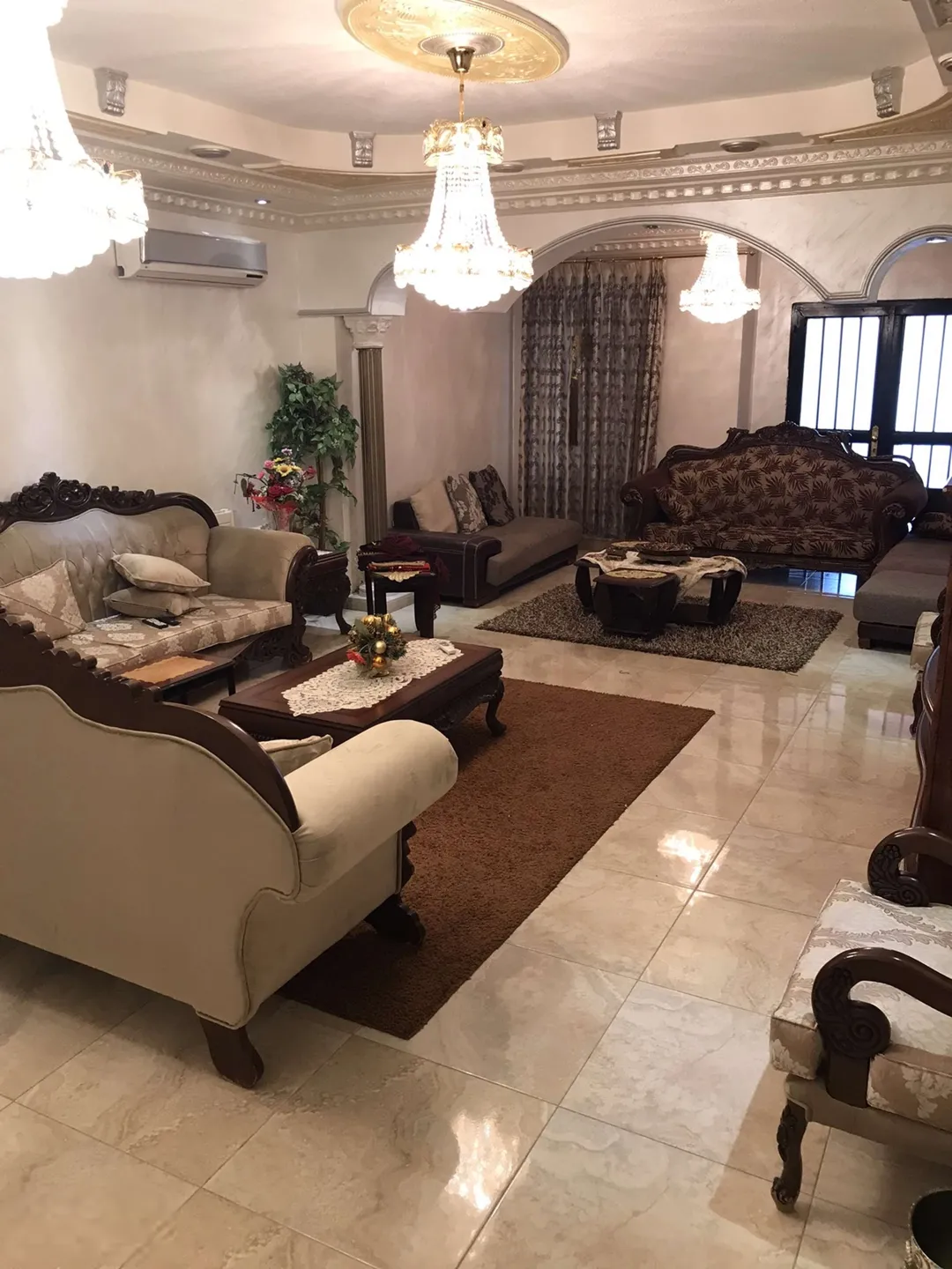 شقق يومية مفروشة في دير غبار