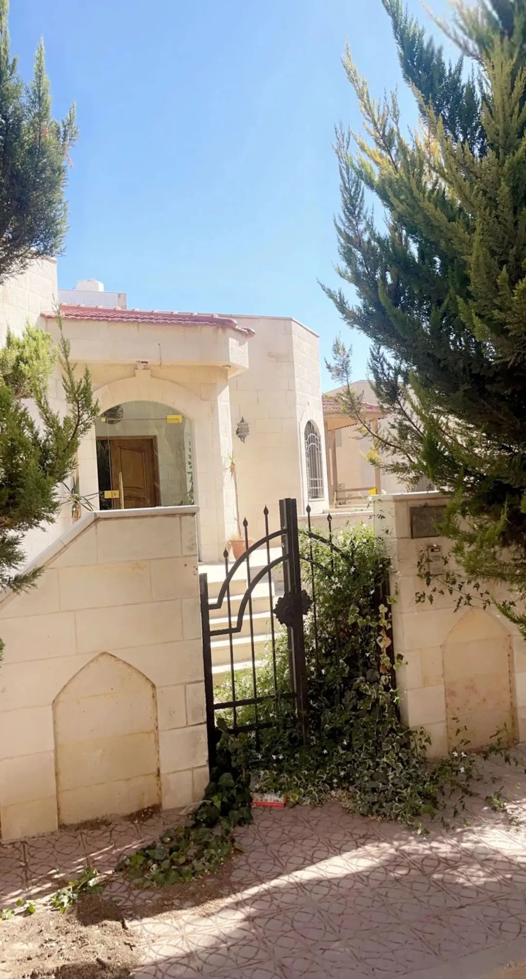 فيلا متلاصقة مميزة للبيع في شفا بدران
