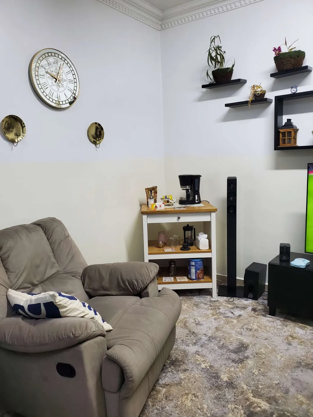57e80595cb_04_cleaned شقة مفروشة للإيجار في الجبيهة – عمان الاردن | ID 697900