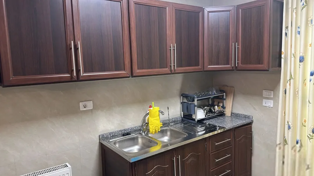 شقة أرضية مفروشة فاخرة للإيجار في الصويفية – عمان | ID 917508