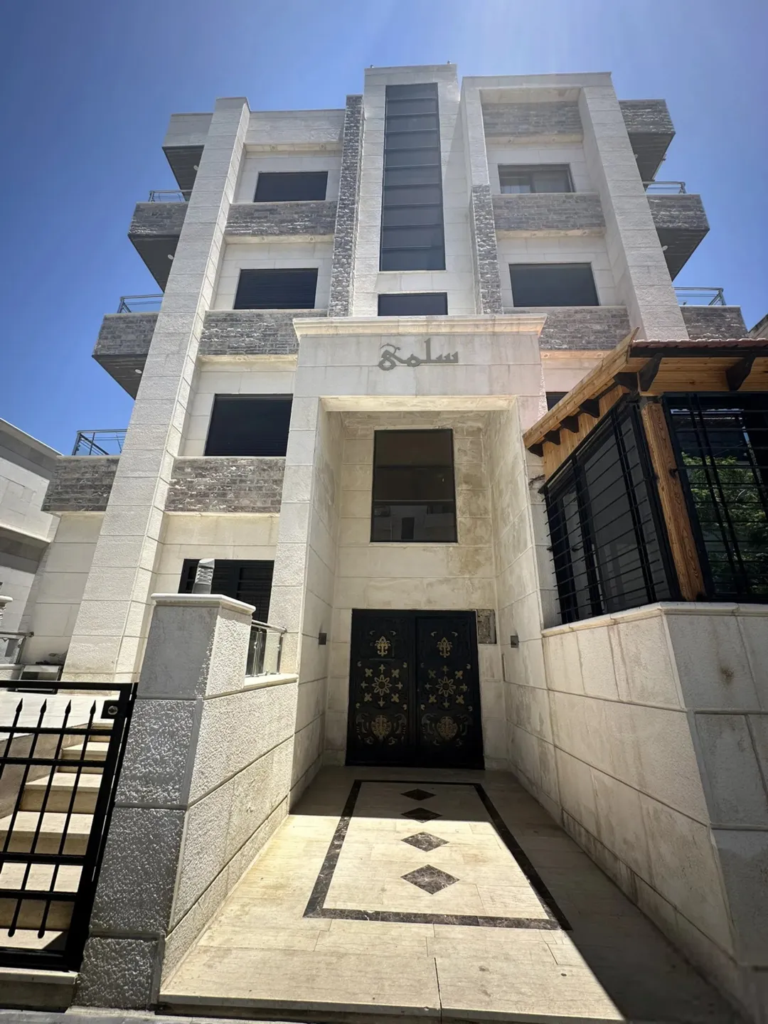 شقق للإيجار في منطقة شميساني بالقرب من سوبر ماركت سيڤين إيڤن وشقة أخرى بالقرب من الجامعة الأردنية | ID 917598