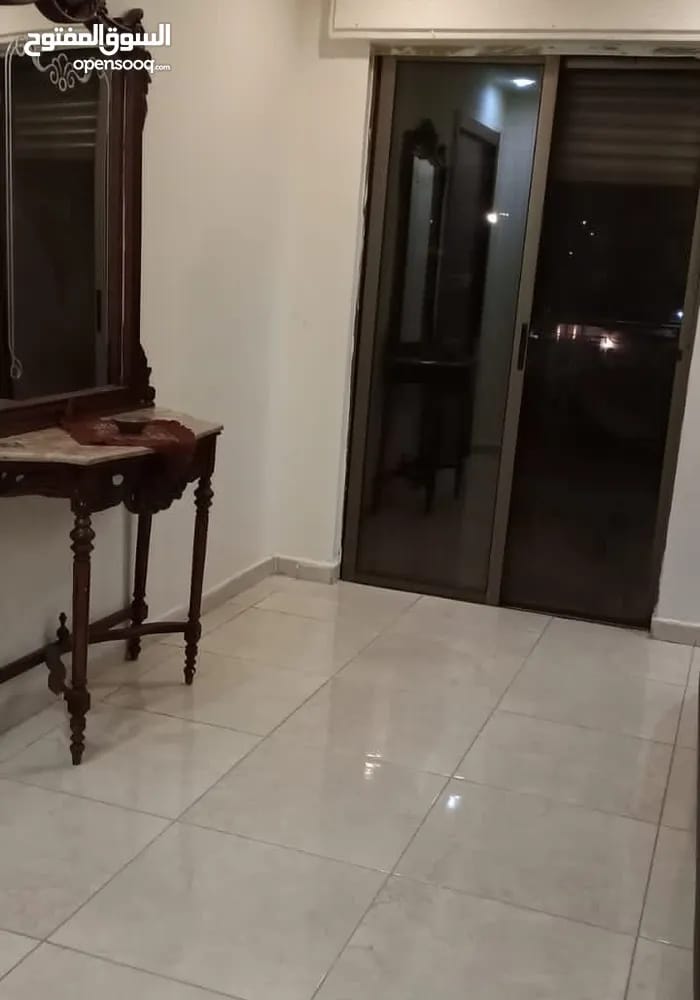 شقة مفروشة للإيجار في دير غبار، عمان | ID 744353