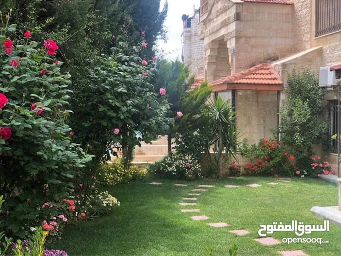 شقة مفروشة فاخرة للإيجار في أم أذينة، عمان | ID 744561