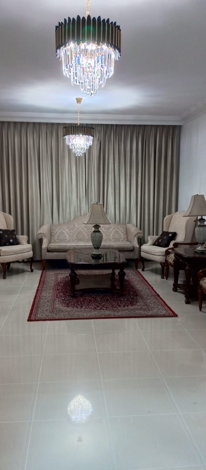 شقة مفروشة فاخرة للإيجار في دير غبار، عمان