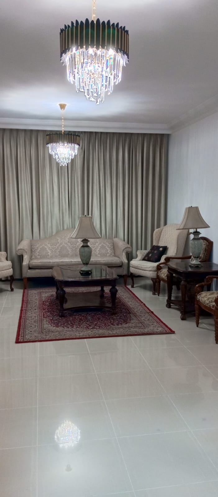 شقة مفروشة فاخرة للإيجار في دير غبار، عمان