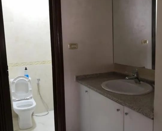 شقة مفروشة فاخرة للإيجار في دير غبار، عمان | ID 743550