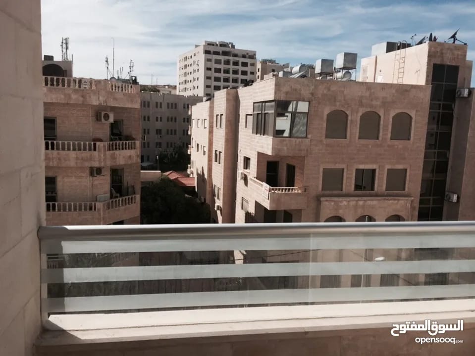 شقة مفروشة فاخرة للإيجار في الدوار السابع، عمان | ID 743435