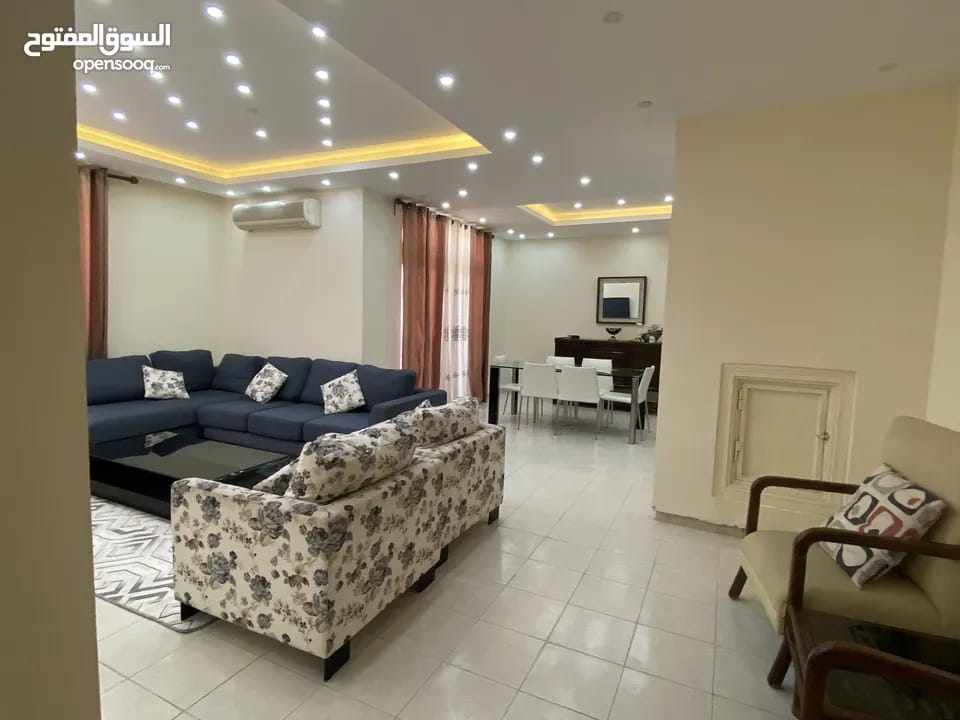 شقة مفروشة للإيجار في شميساني، عمان | ID 742081