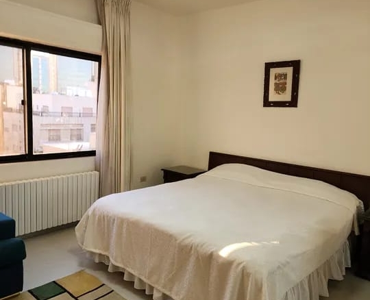 شقة مفروشة فاخرة للإيجار في أم أذينة، عمان
