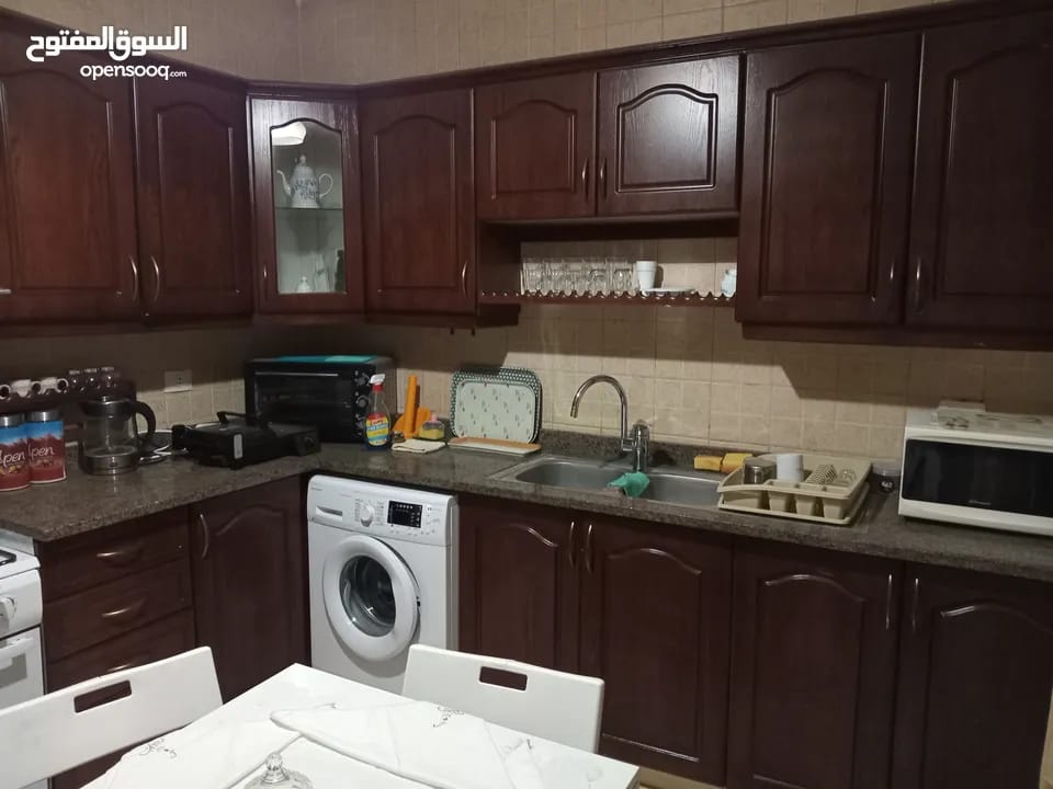شقة مفروشة للإيجار في أم أذينة، عمان | ID 742351