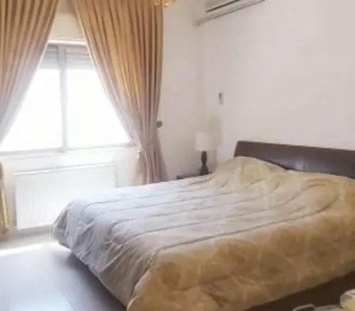 شقة مفروشة فاخرة للإيجار في دير غبار، عمان | ID 742974