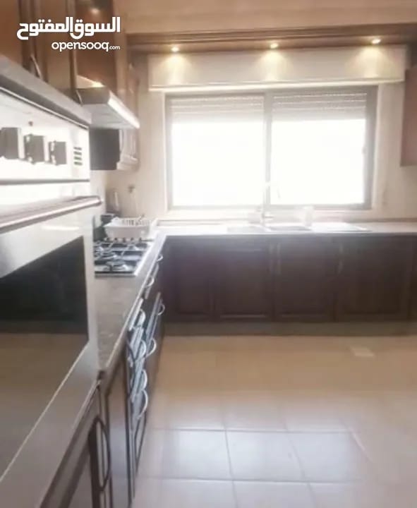 شقة مفروشة فاخرة للإيجار في دير غبار، عمان | ID 742974