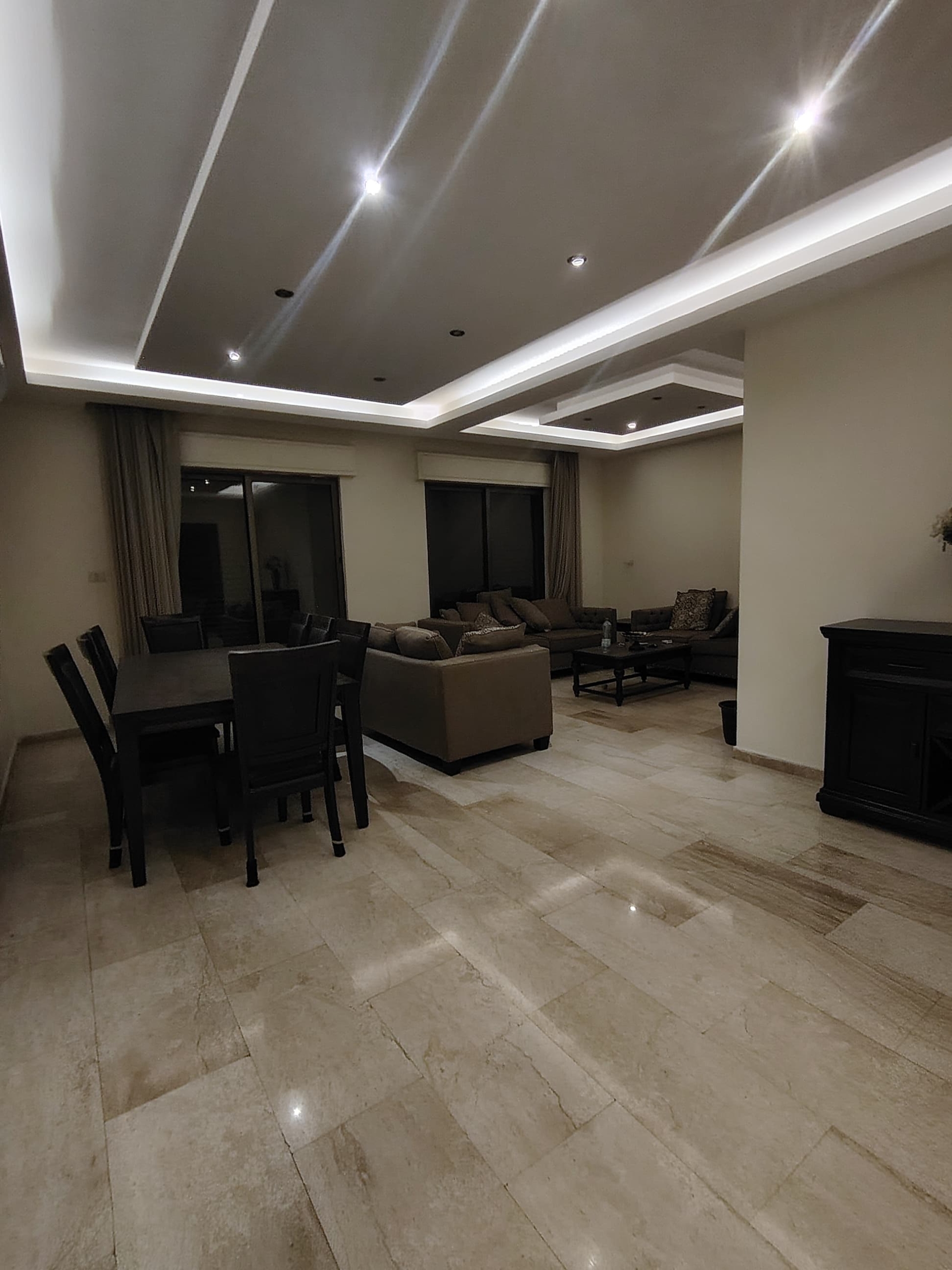 IMG-20250408-WA0149 شقة واسعة للإيجار في دير غبار