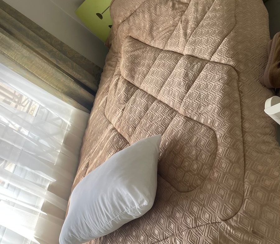 900