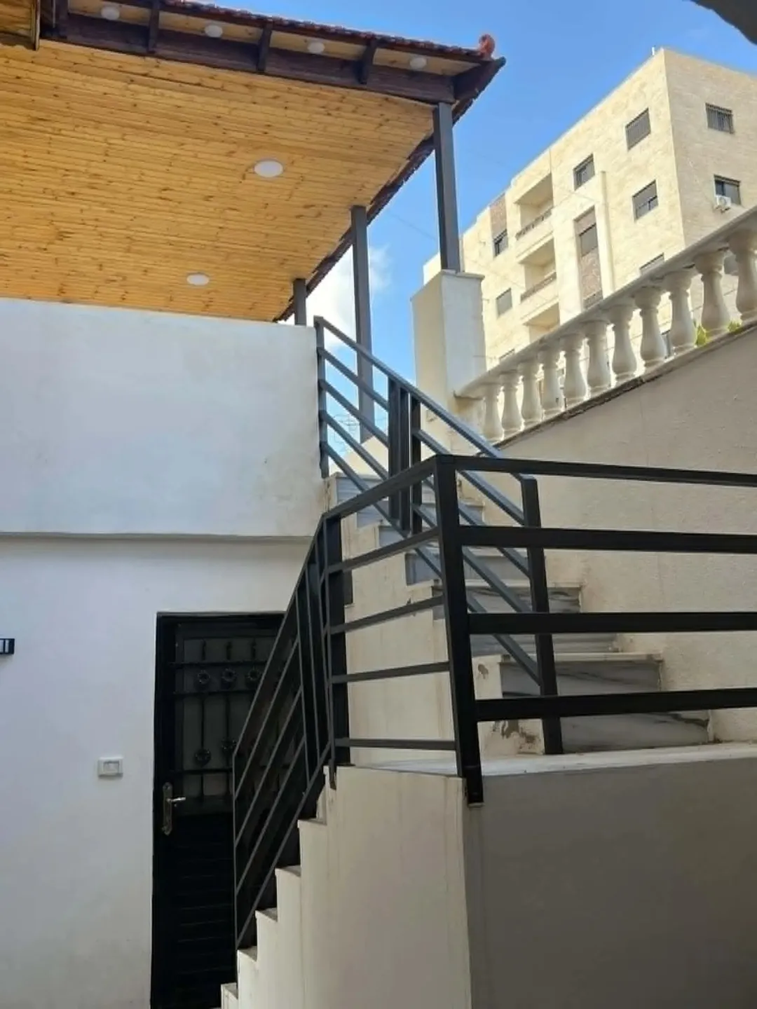 إقامة يومية مفروشة في الجبيهة