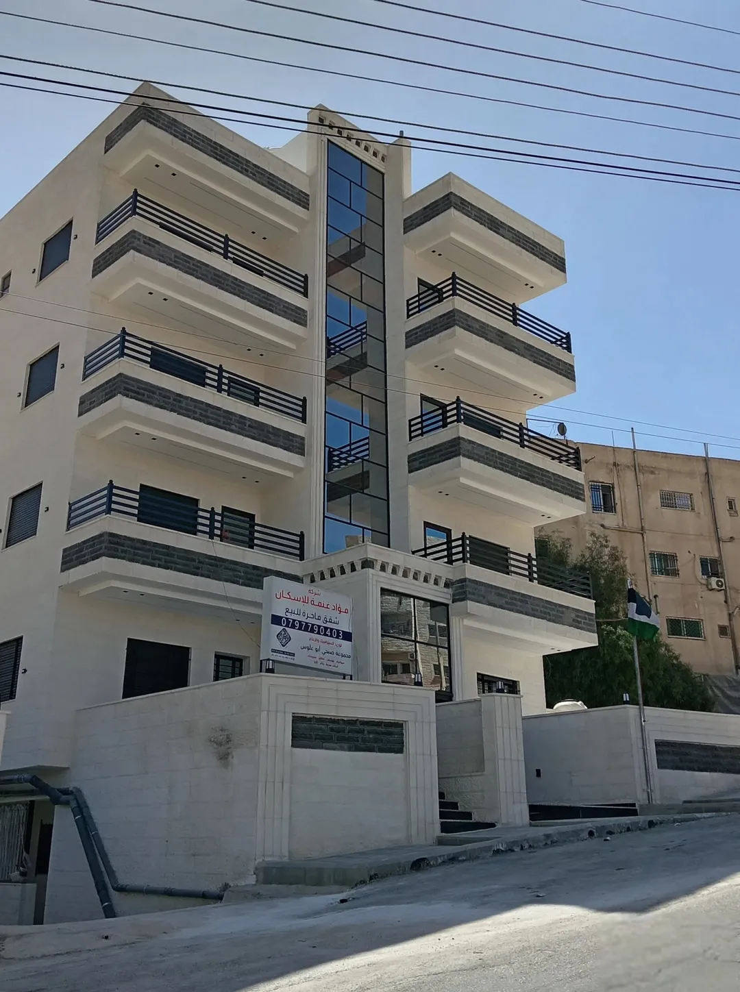 شقة سكنية فاخرة للبيع في أم نوارة – عمان