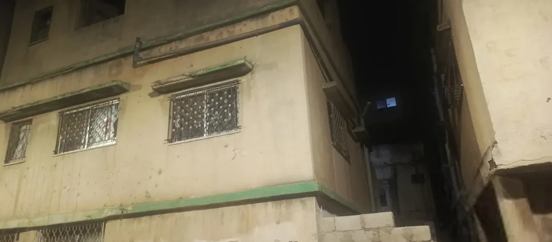 منزل للبيع في جبل الزهور مكون من ثلاث شقق مستقلة