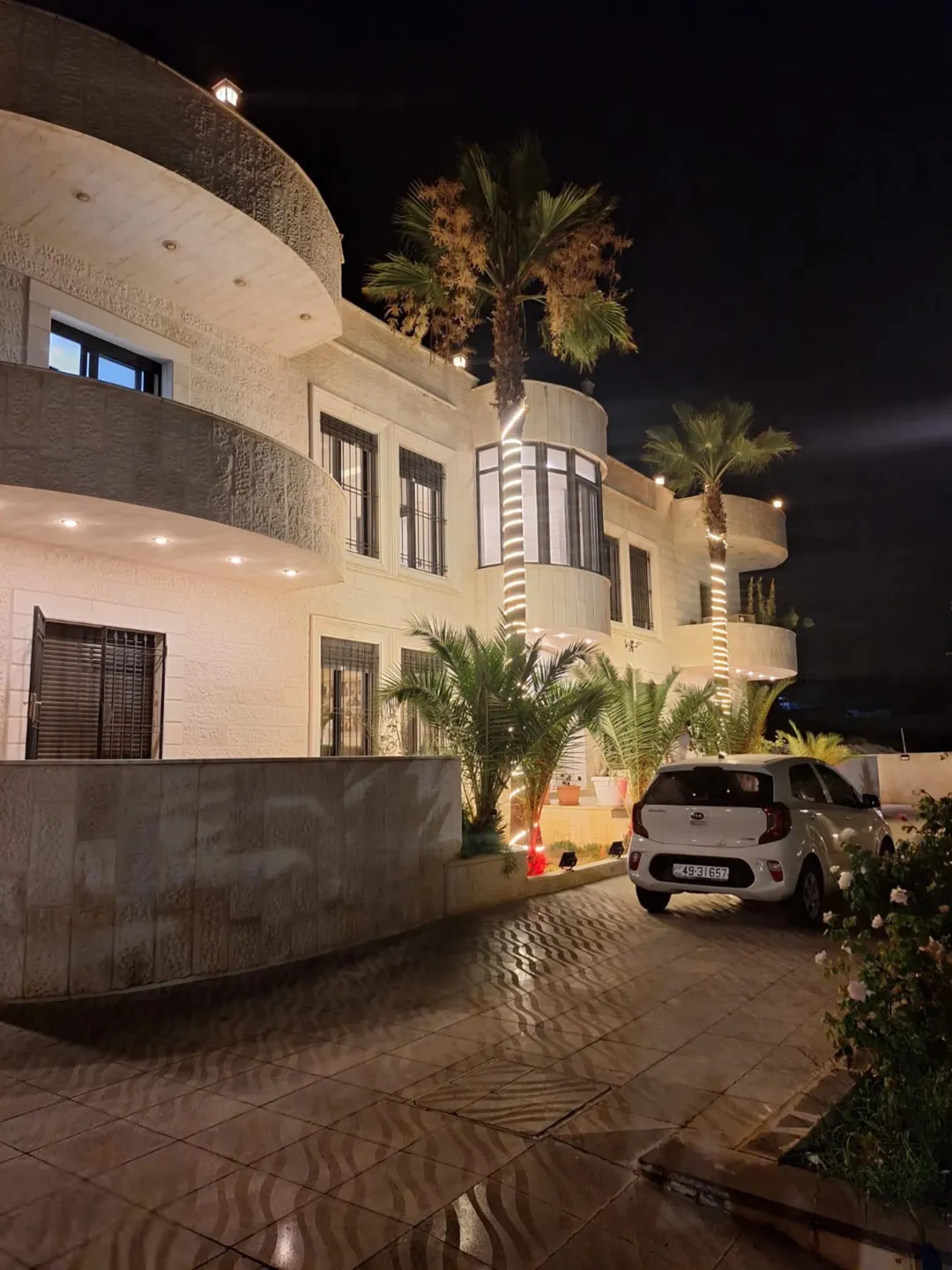 فيلا طابق أرضي مستقلة للبيع في إسكان المهندسين – السلط