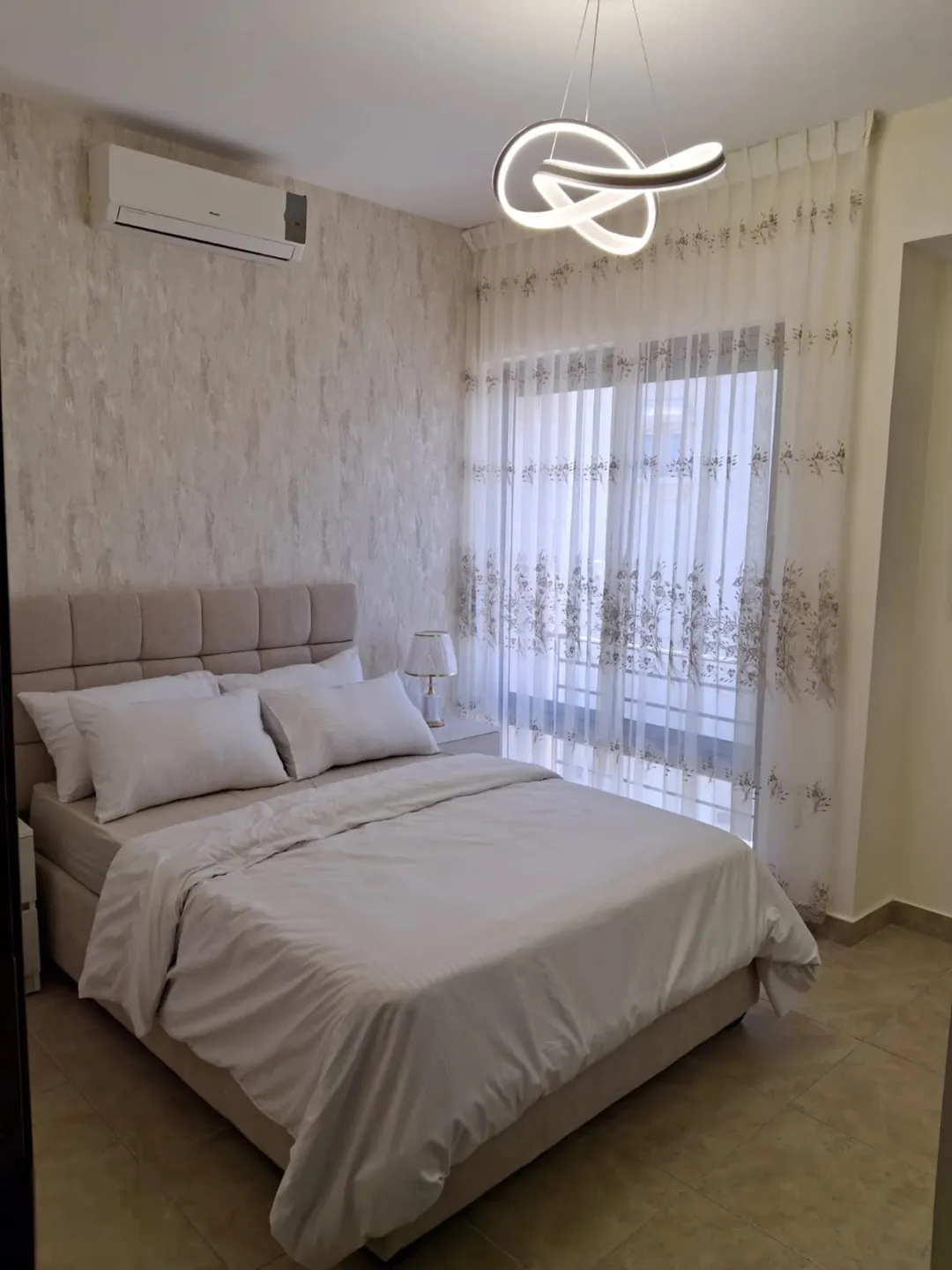 شقة مفروشة فاخرة للإيجار في عبدون | ID 918147