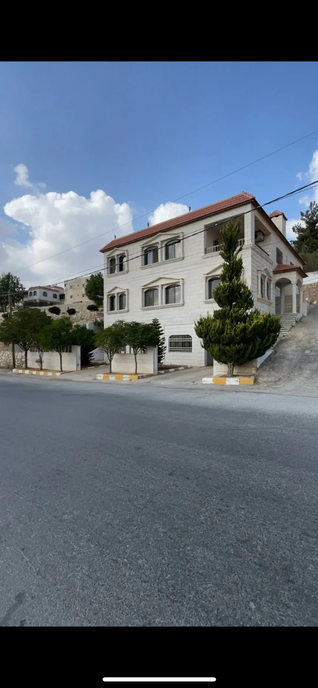 فيلا فاخرة للبيع في إسكان المهندسين – السلط