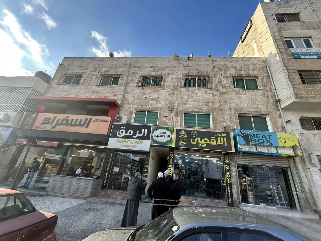 مجمع تجاري مميز للبيع في مرج الحمام