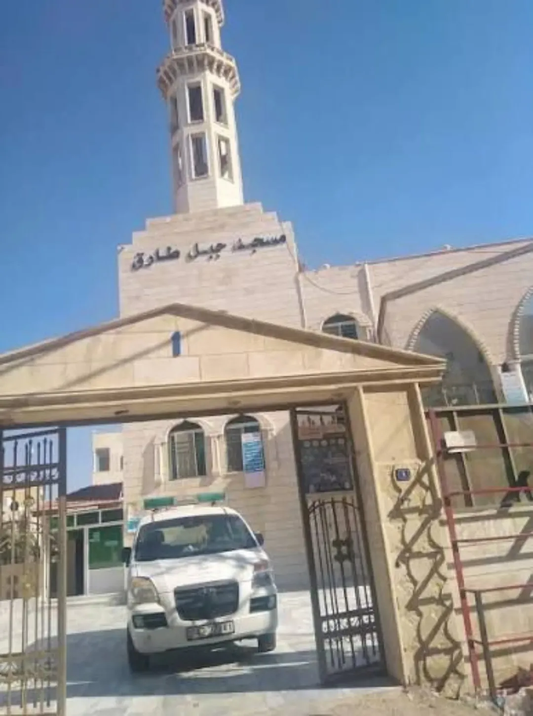 شقة أرضية للبيع في الزرقاء – منطقة جبل طارق