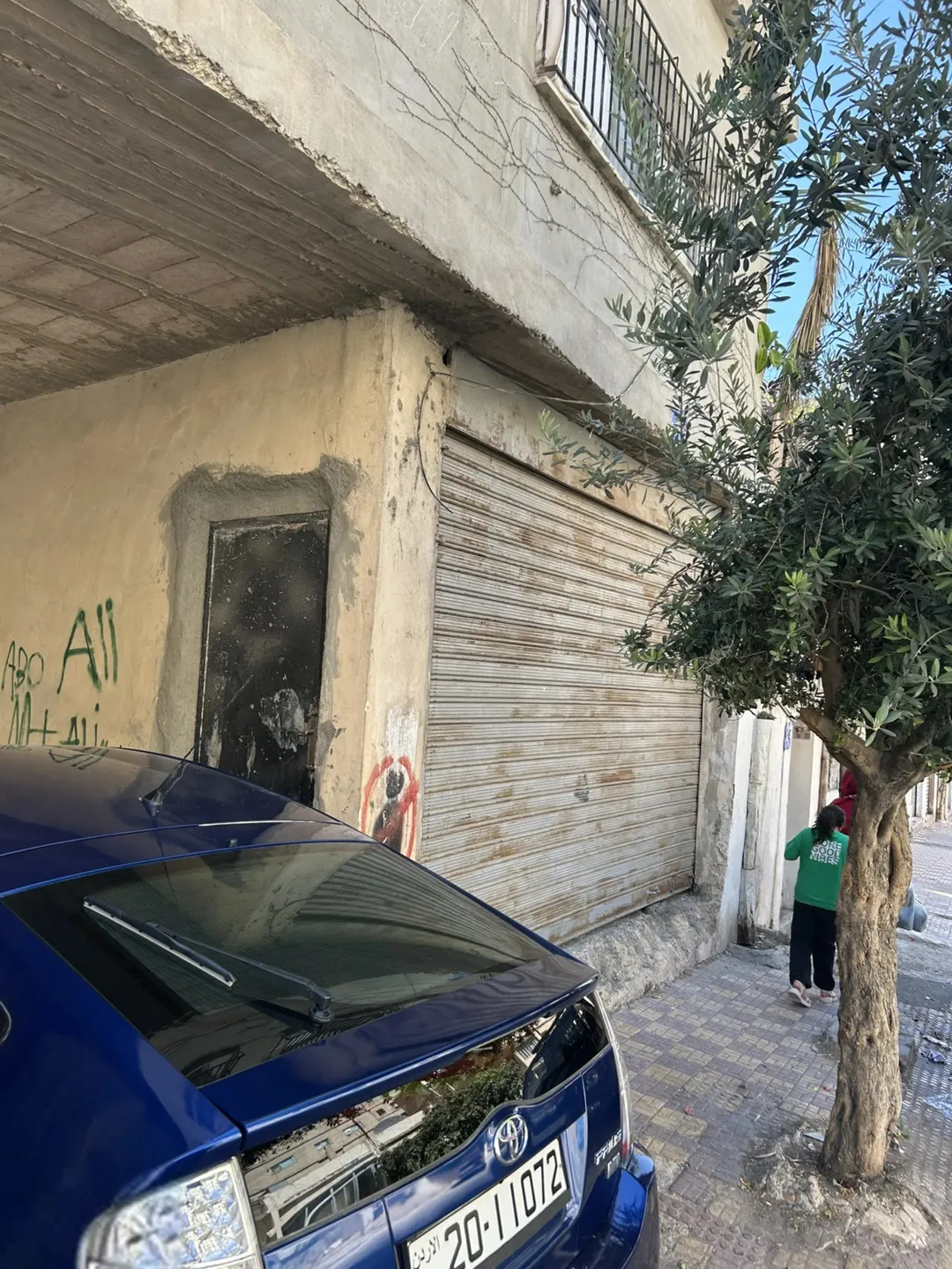 عمارة سكنية مميزة للبيع في جبل القصور