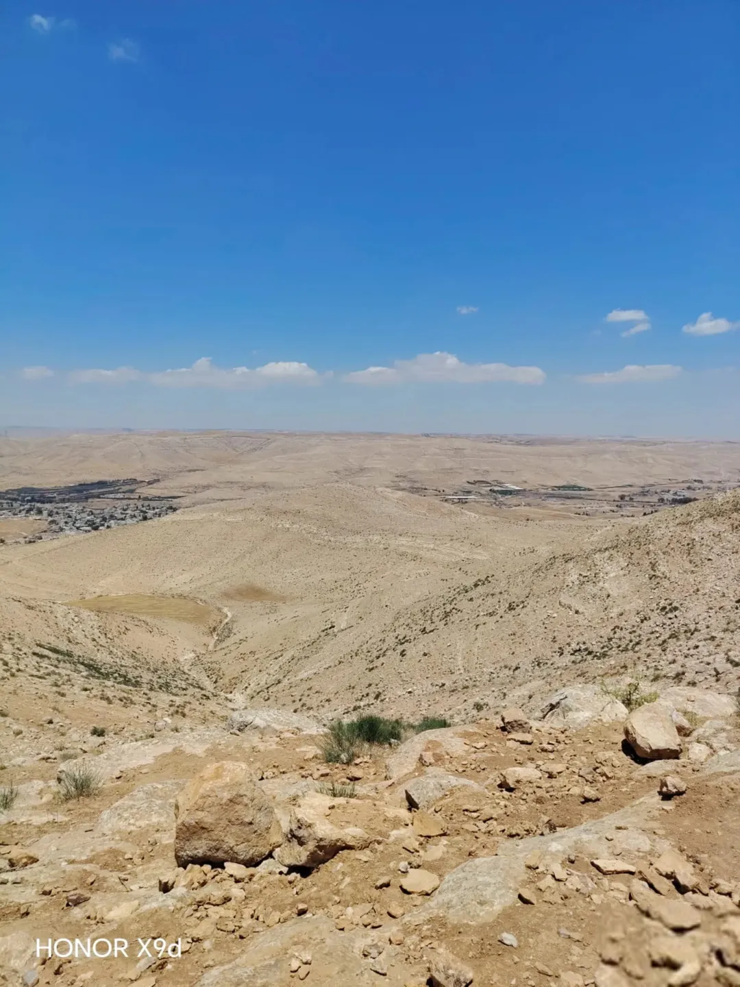 أرض زراعية للبيع في الزرقاء – أبو الزيغان بإطلالة مميزة