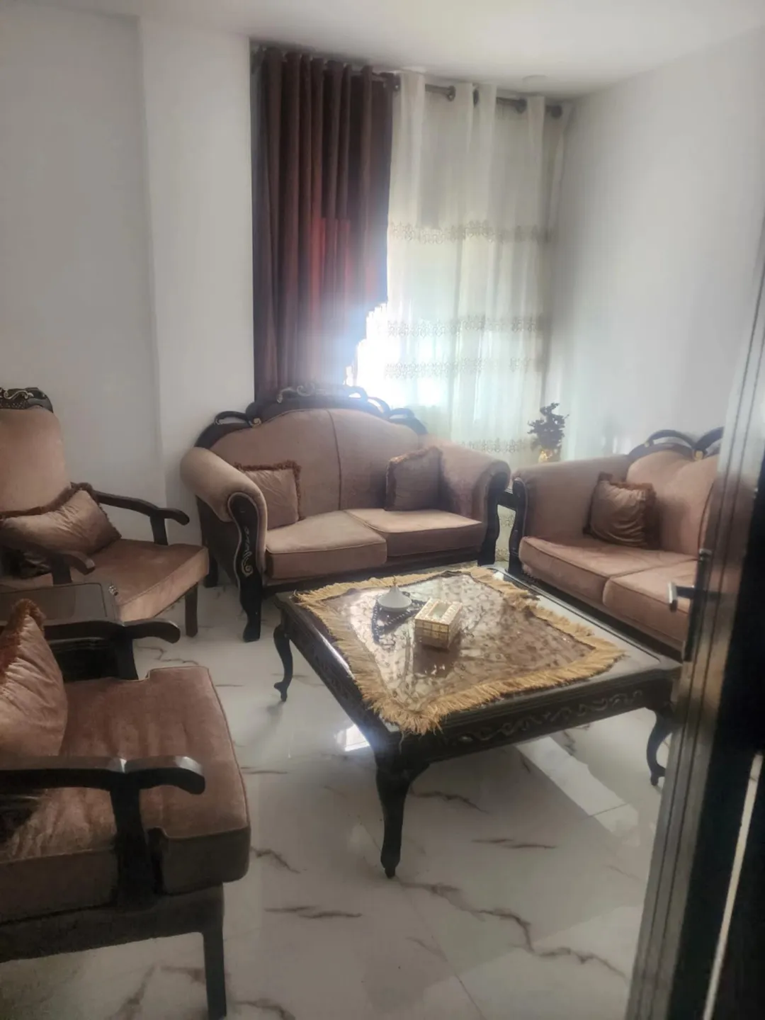 شقة تجارية مميزة للبيع في حي رمزي