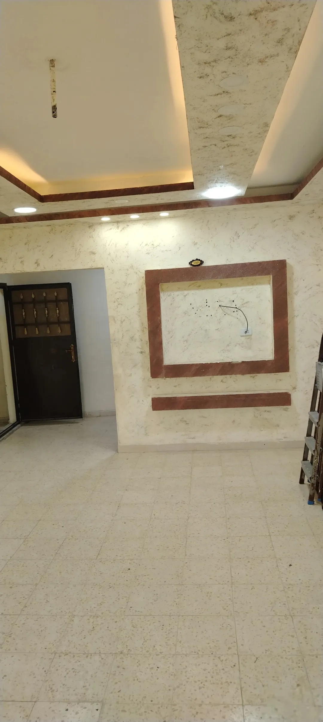 شقة فاخرة للبيع في عين الباشا موقع متميز ومرافق كاملة