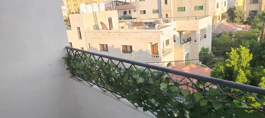 شقة فاخرة للبيع في عين الباشا موقع متميز ومرافق كاملة