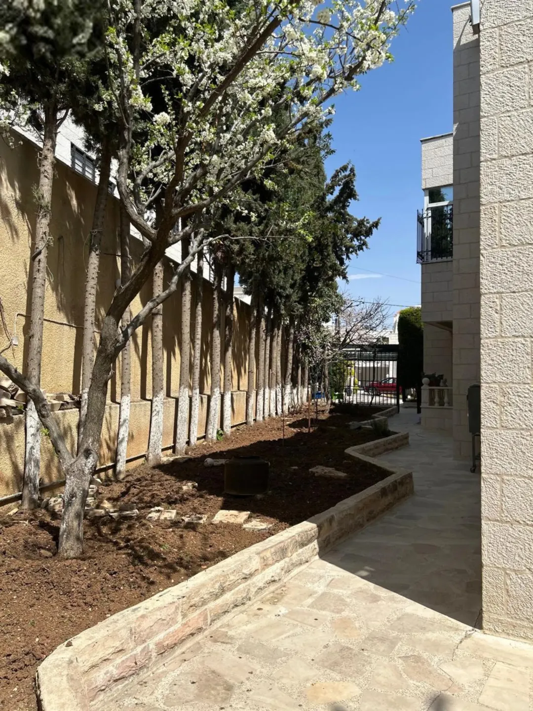 فيلا فاخرة للبيع في ضاحية الأمير راشد – عمان