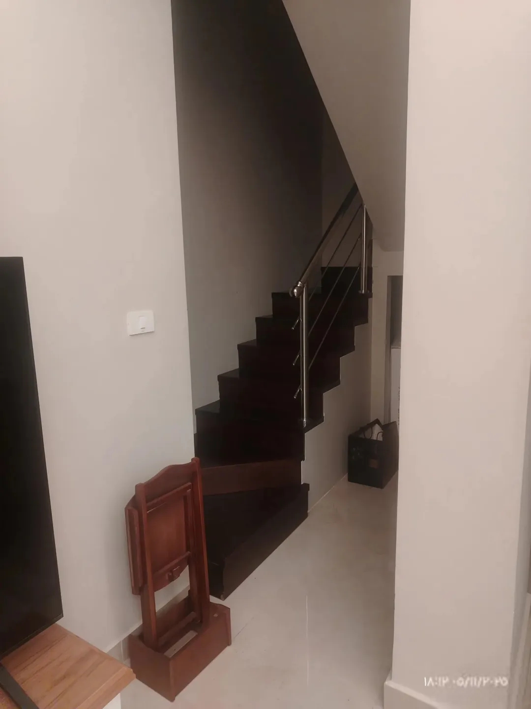 شقه للبيع استثماريه طابق مع روف مساحه 370 م ساحات خارجية مقرمده خلد خلف البنك العربي اجمل منطقه بخلد
