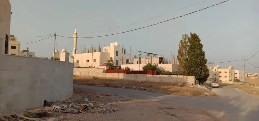 أرض سكنية مميزة للبيع في قرية سالم – الحنو الجنوبي
