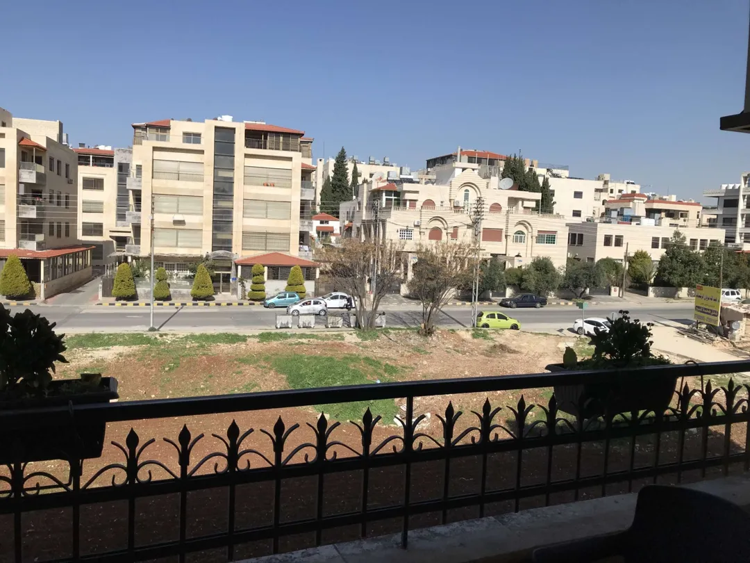 شقة مفروشة فاخرة في قلب خلد خلف مكة مول – عمان الاردن | ID 715928