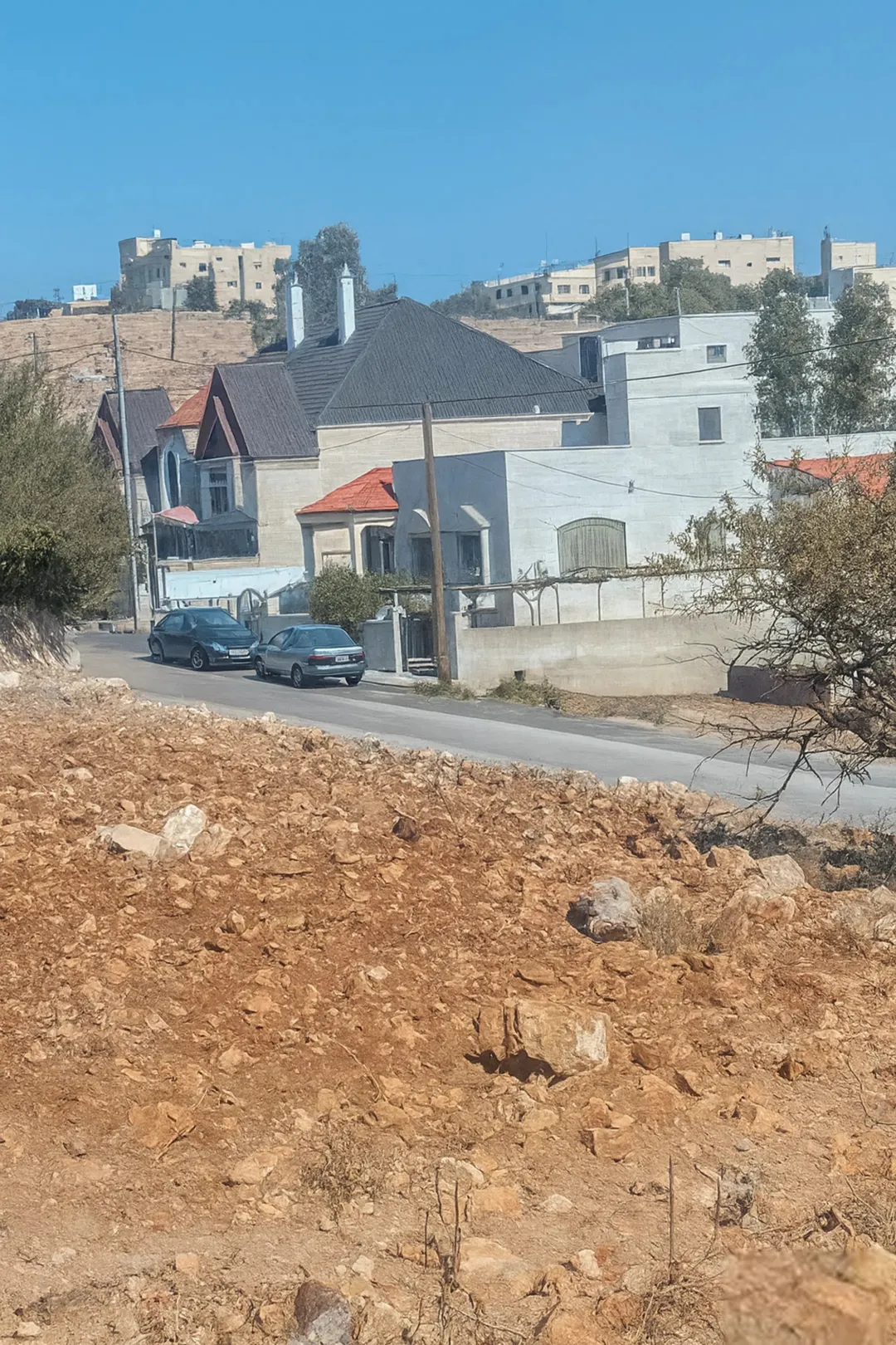 قطعة أرض سكنية للبيع في منطقة أبو السوس