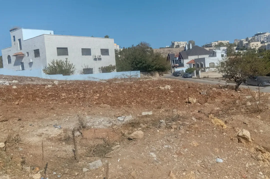 قطعة أرض سكنية للبيع في منطقة أبو السوس