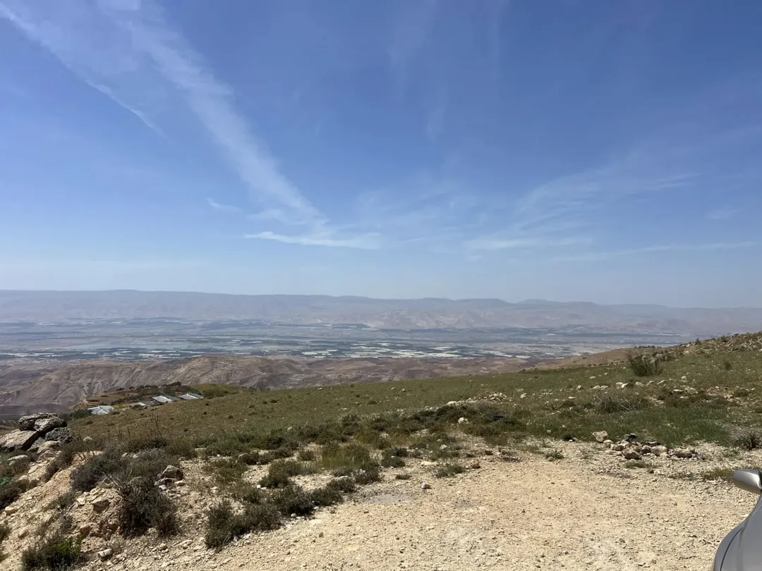 ارض للبيع البطين الجنوبي إطلالة رائعة على فلسطين و الأغوار مباشرة