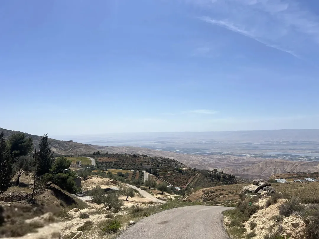 ارض للبيع البطين الجنوبي إطلالة رائعة على فلسطين و الأغوار مباشرة