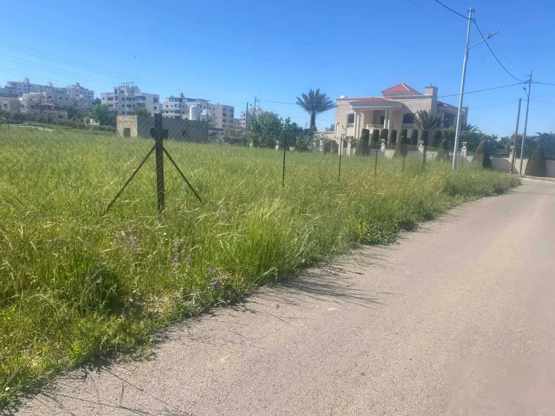 ارض لبيع في أجمل مكان بسلط