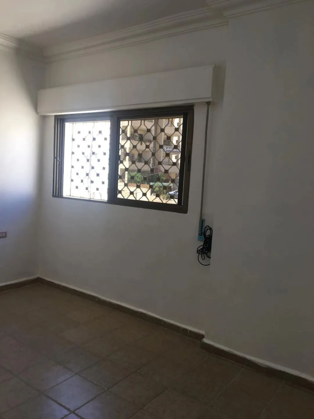 شقة للبيع في الزرقاء الجديدة – شارع الكرامة