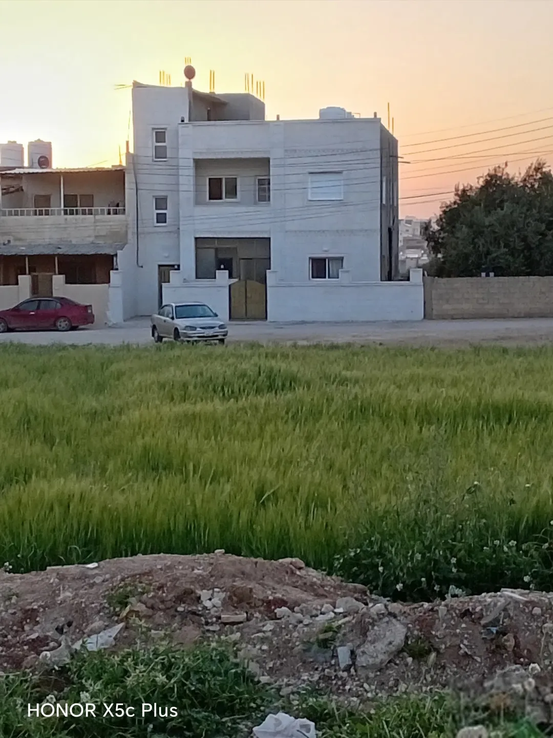منزل مستقل للبيع في مادبا بتشطيب سوبر ديلوكس