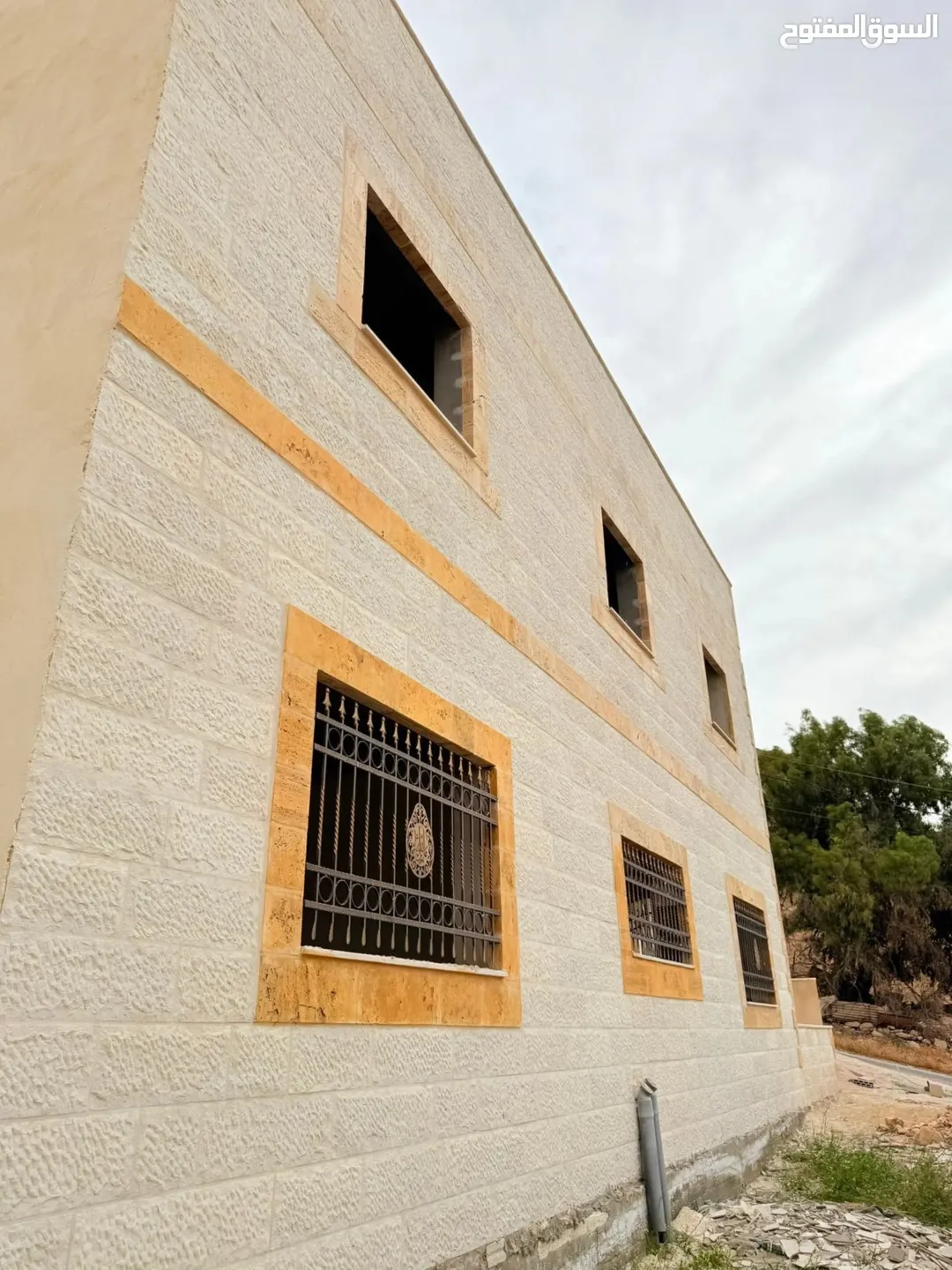 منزل طابقين فاخر للبيع في ضاحية المدينة المنورة