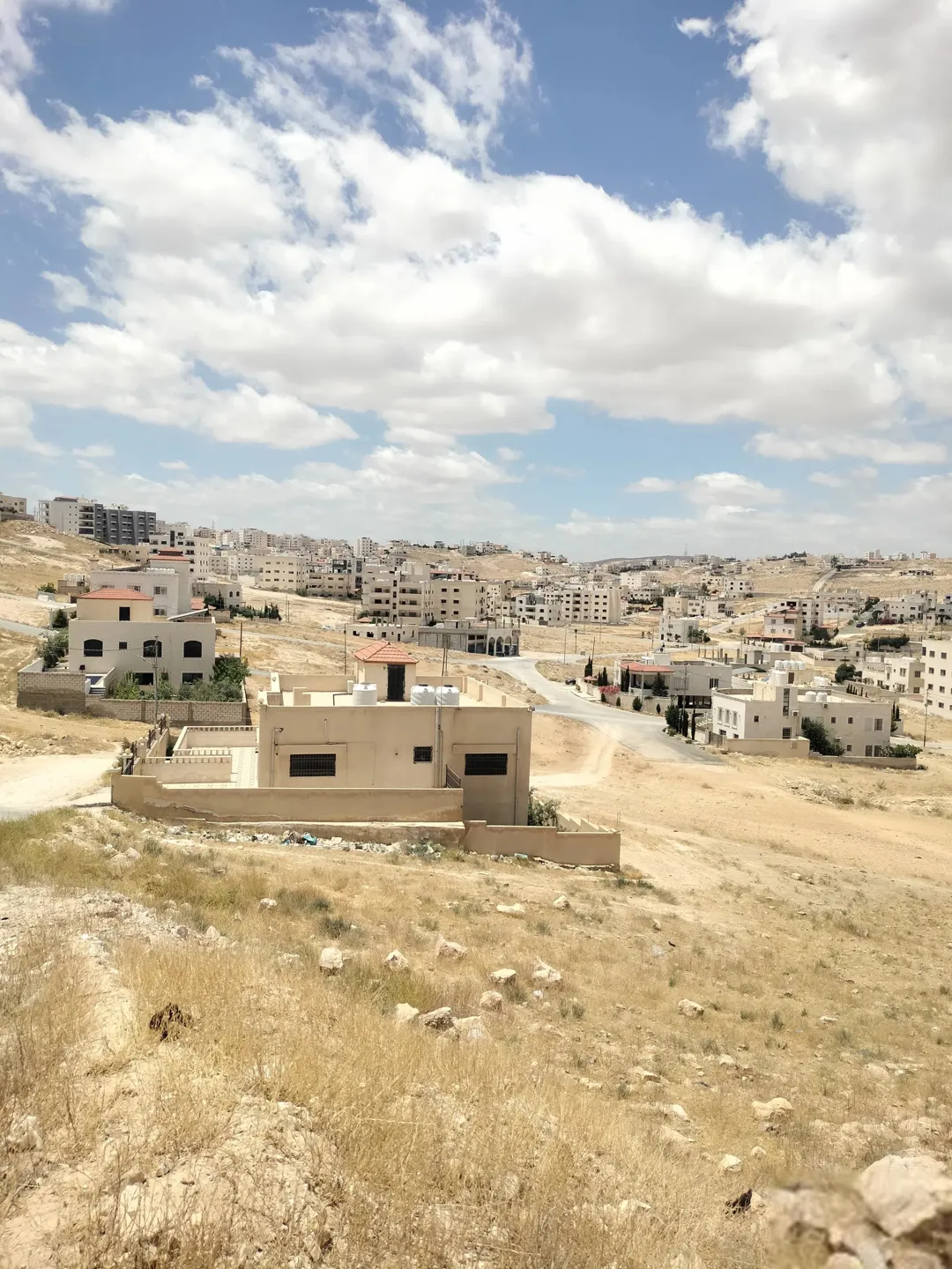 أرض سكنية للبيع في الزرقاء الجديدة – حي المسامير