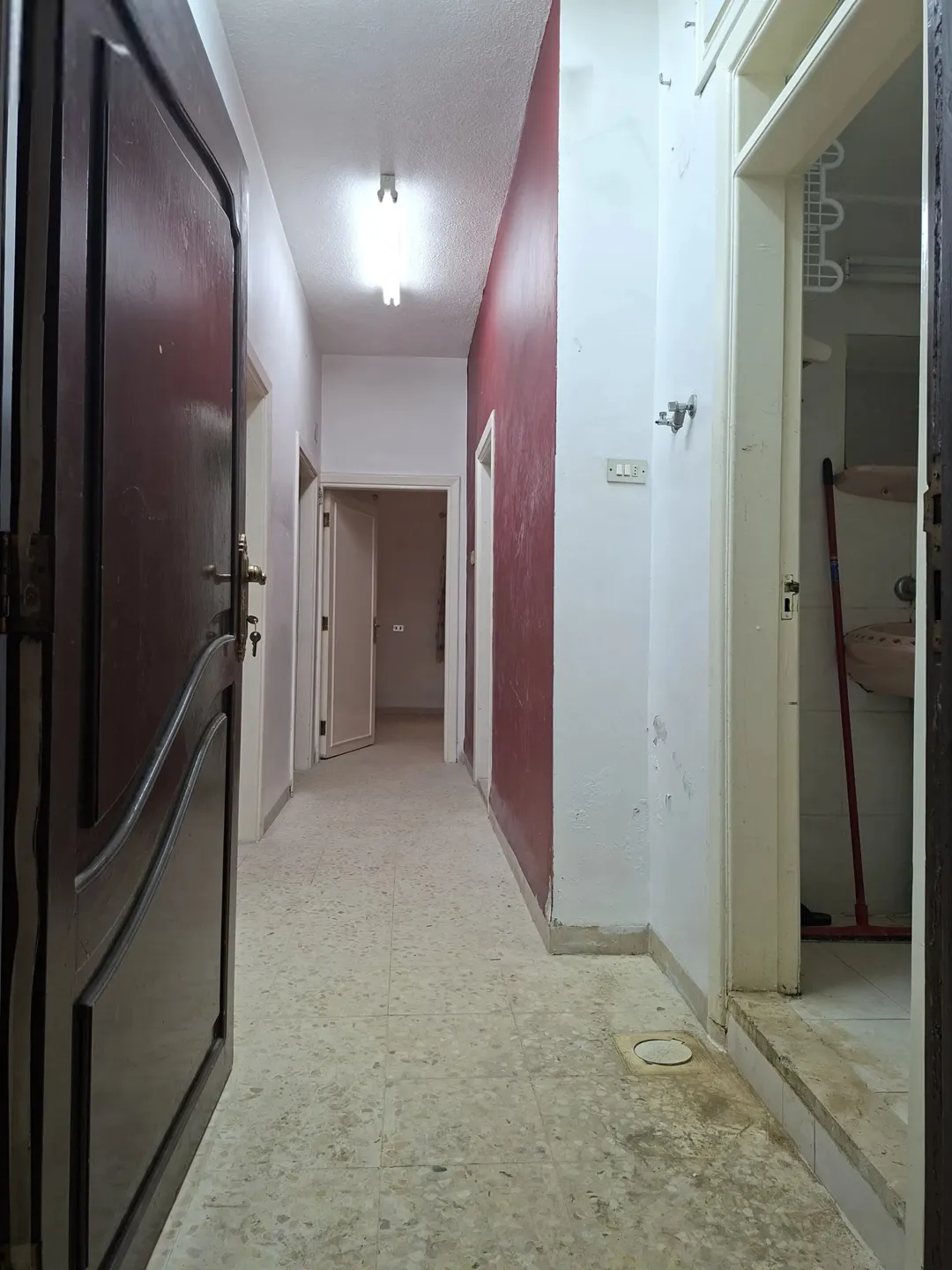 منزل للبيع 3 طوابق جبل المنارة رقم هاتف التواصل بوصف الاعلان