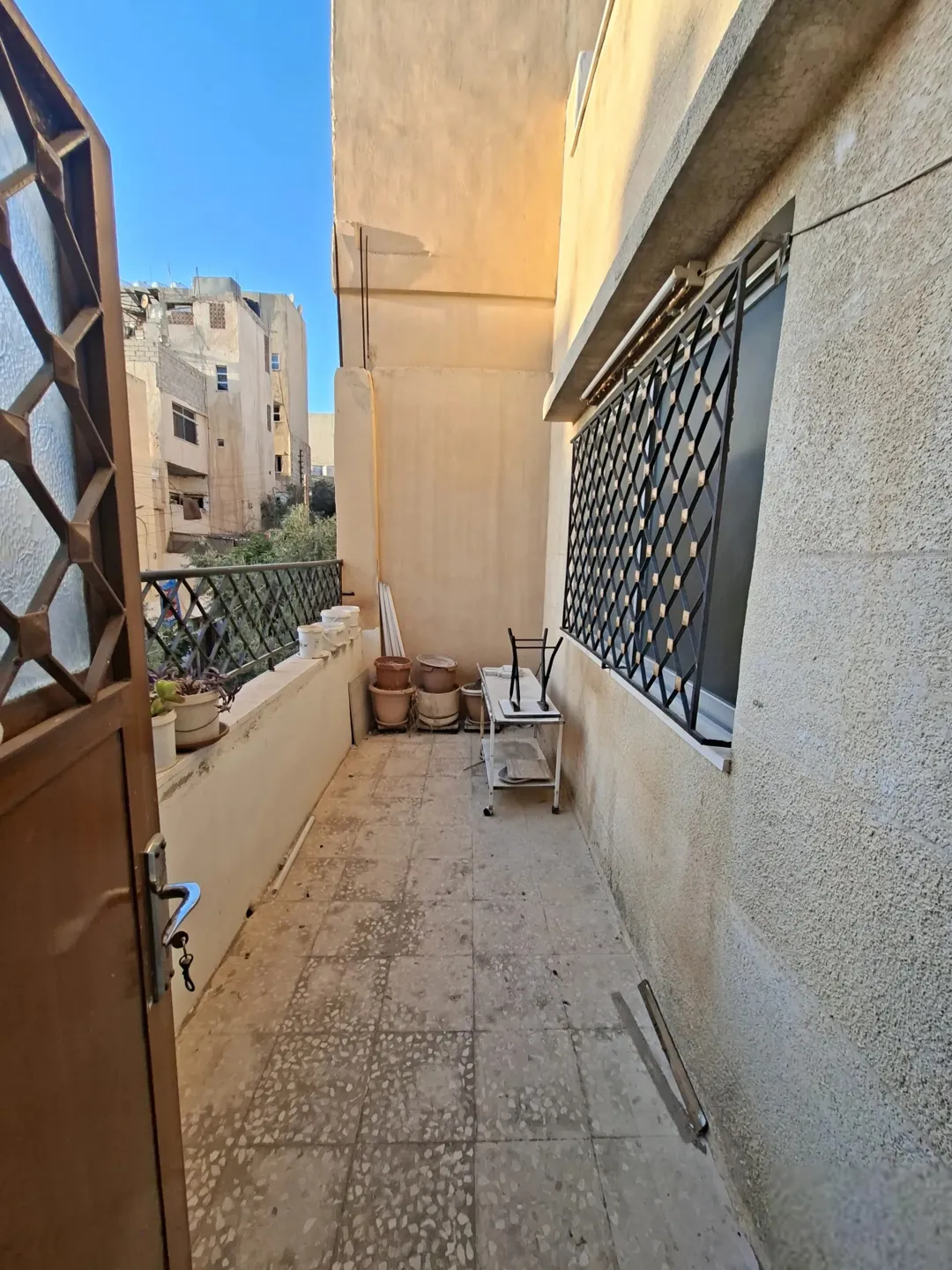 منزل للبيع 3 طوابق جبل المنارة رقم هاتف التواصل بوصف الاعلان