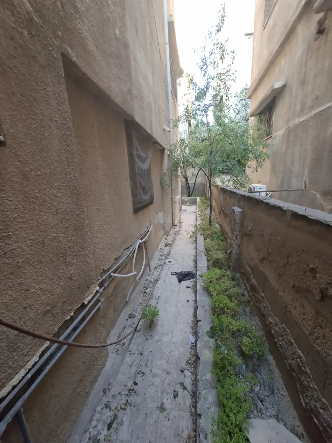 منزل للبيع 3 طوابق جبل المنارة رقم هاتف التواصل بوصف الاعلان