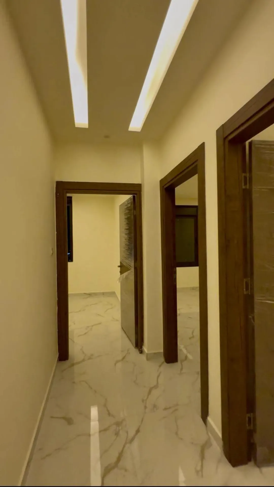 شقه للبيع طابق روف