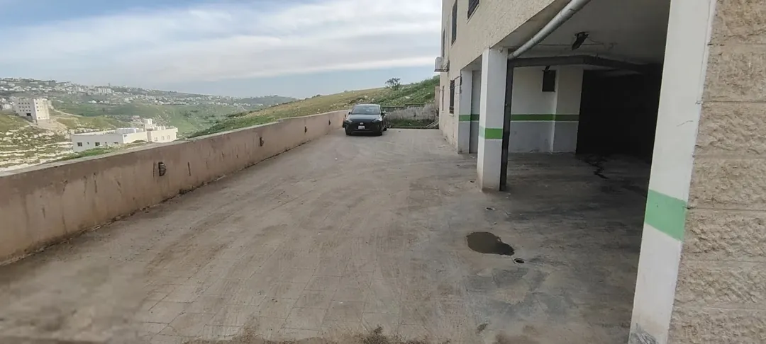 شقة سوبر ديلوكس بالبيادر قرب جامعة الامير حسين التقنية